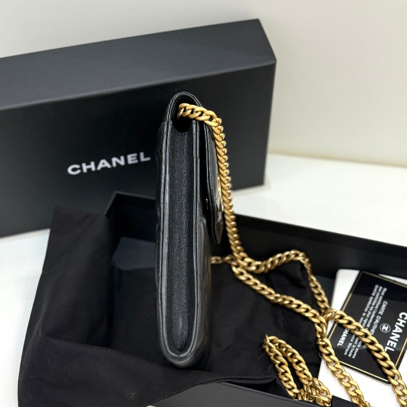 新到🖤全套帶盒Chanel黑金琺瑯扣手機包-2