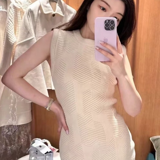 帶吊牌99新Hermes/愛馬仕  FW23 字母圖案修身圓領短款/無袖連衣裙 女款 米色 34 碼-5