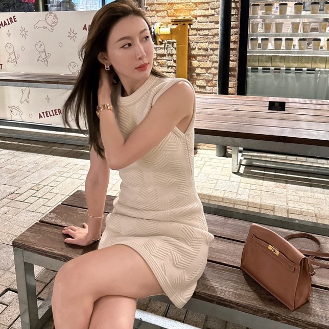 帶吊牌99新Hermes/愛馬仕  FW23 字母圖案修身圓領短款/無袖連衣裙 女款 米色 34 碼-7