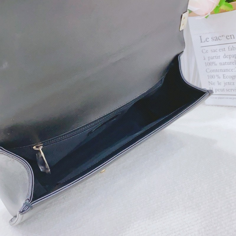 Chanel黑金羊皮中大號leboy鏈條包-6