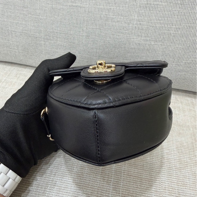 香奈兒 Chanel 愛心腰包-11