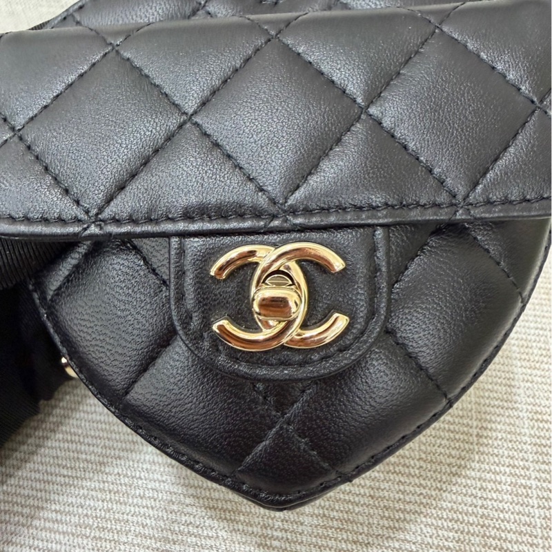 香奈兒 Chanel 愛心腰包-14