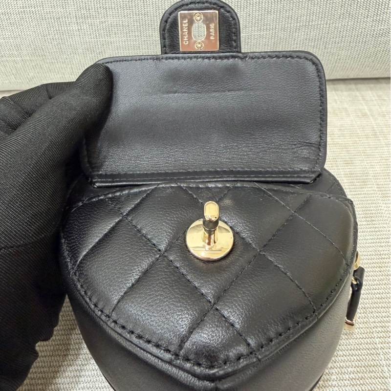 香奈兒 Chanel 愛心腰包-25
