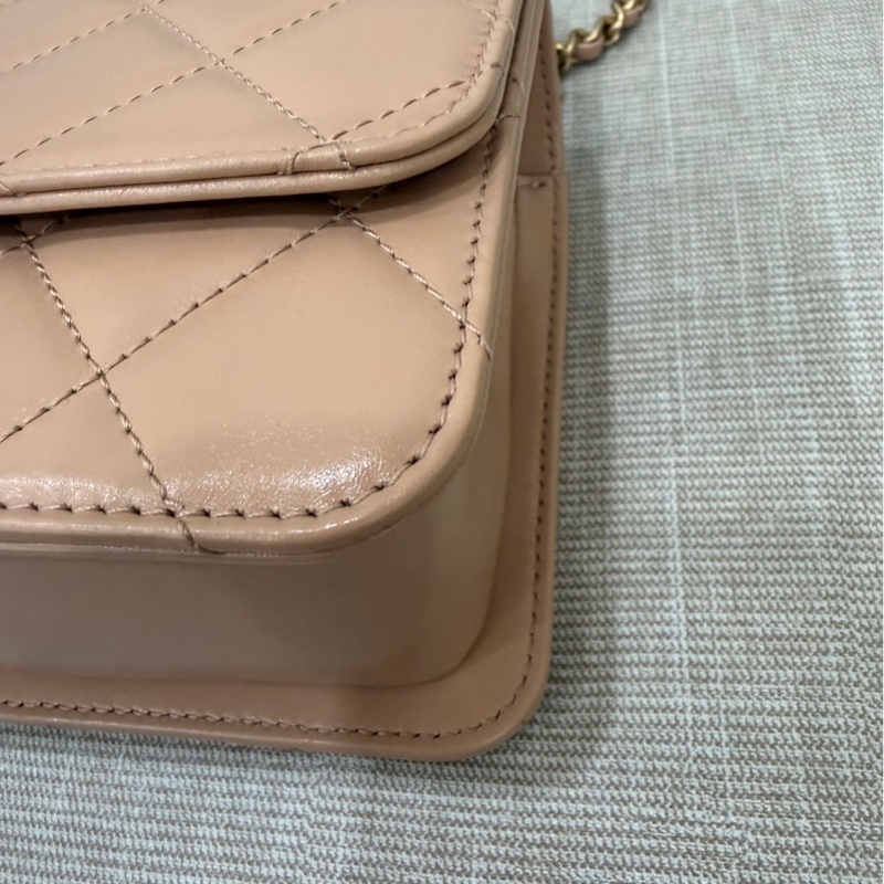香奈兒 CHANEL 高級手工坊系列雙金珠19 奶茶色 金釦-10