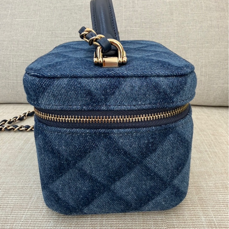 香奈兒CHANEL 22k深色丹寧牛仔手柄盒子包化妝箱-8