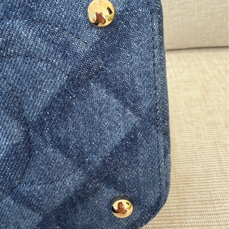 香奈兒CHANEL 22k深色丹寧牛仔手柄盒子包化妝箱-15