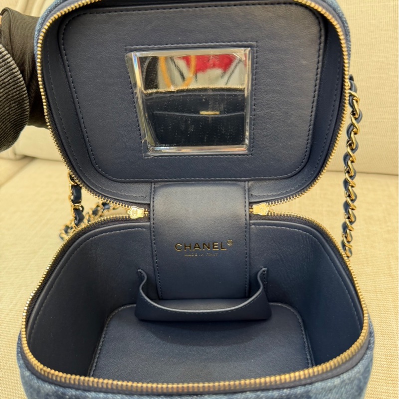 香奈兒CHANEL 22k深色丹寧牛仔手柄盒子包化妝箱-25