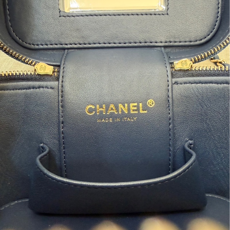 香奈兒CHANEL 22k深色丹寧牛仔手柄盒子包化妝箱-27
