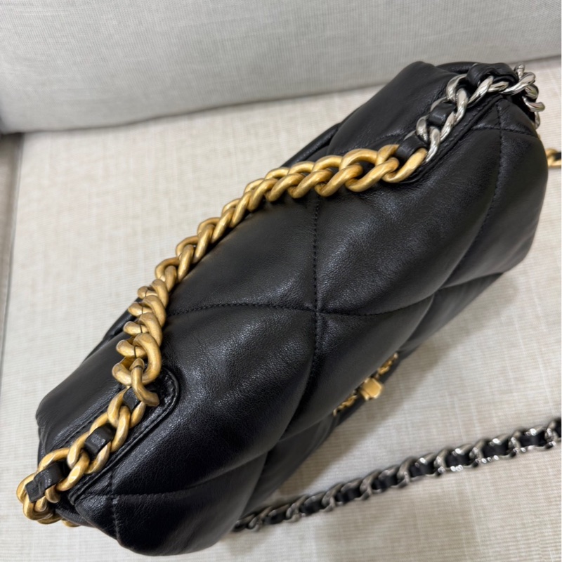 CHANEL 香奈兒 19系列 經典雙C LOGO菱格紋小羊皮三用金鍊包  黑色-12
