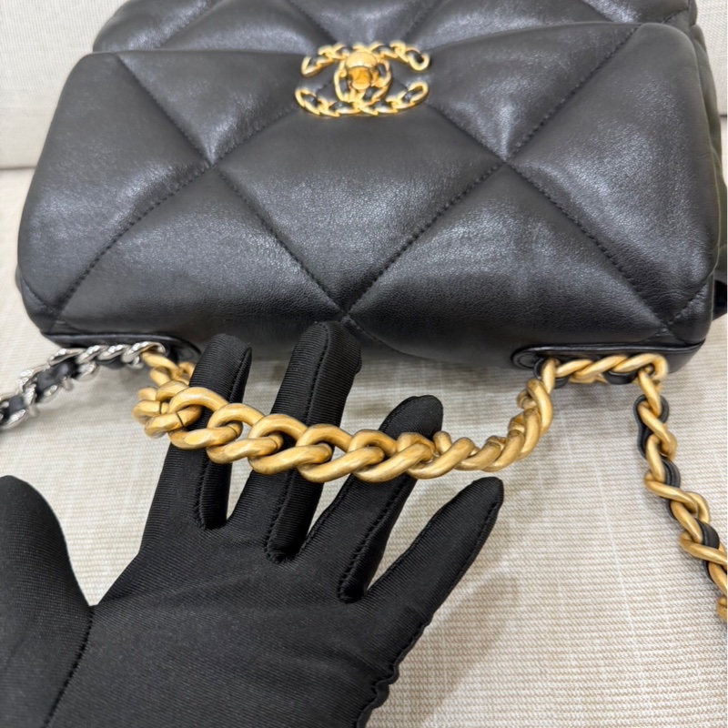 CHANEL 香奈兒 19系列 經典雙C LOGO菱格紋小羊皮三用金鍊包  黑色-15