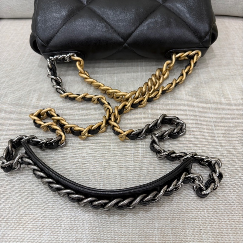 CHANEL 香奈兒 19系列 經典雙C LOGO菱格紋小羊皮三用金鍊包  黑色-18