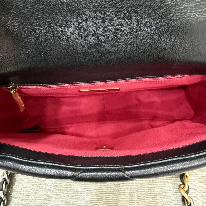 CHANEL 香奈兒 19系列 經典雙C LOGO菱格紋小羊皮三用金鍊包  黑色-20