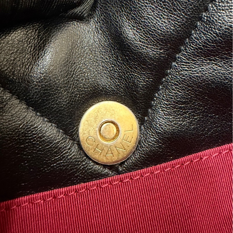 CHANEL 香奈兒 19系列 經典雙C LOGO菱格紋小羊皮三用金鍊包  黑色-24