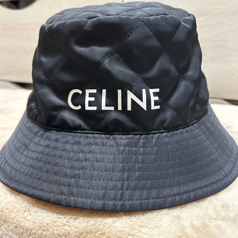 #全新閒置 CELINE 菱格絎逢尼龍漁夫帽(黑色L) 黑/橘-2