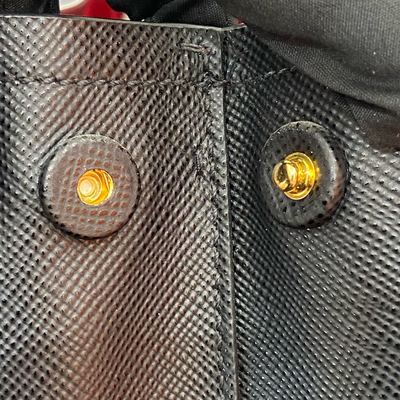 Prada普拉達Double殺手中號牛皮純色三角徽標托特包無肩帶，尺寸31×24-7