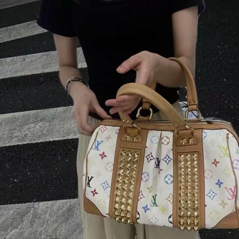 LV 限量絕版鉚釘白三彩波士頓手提肩背包 34×22×17 99新配件塵袋