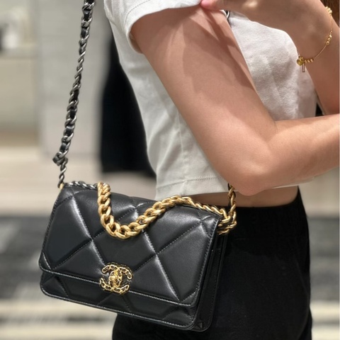 ✨Chanel 19bag woc 有購證99新 新款旋轉扣 晶片款🖤