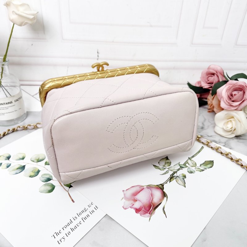 CHANEL 淡粉色軟盒子肩背包 15*8*12CM 98新配件塵袋-2