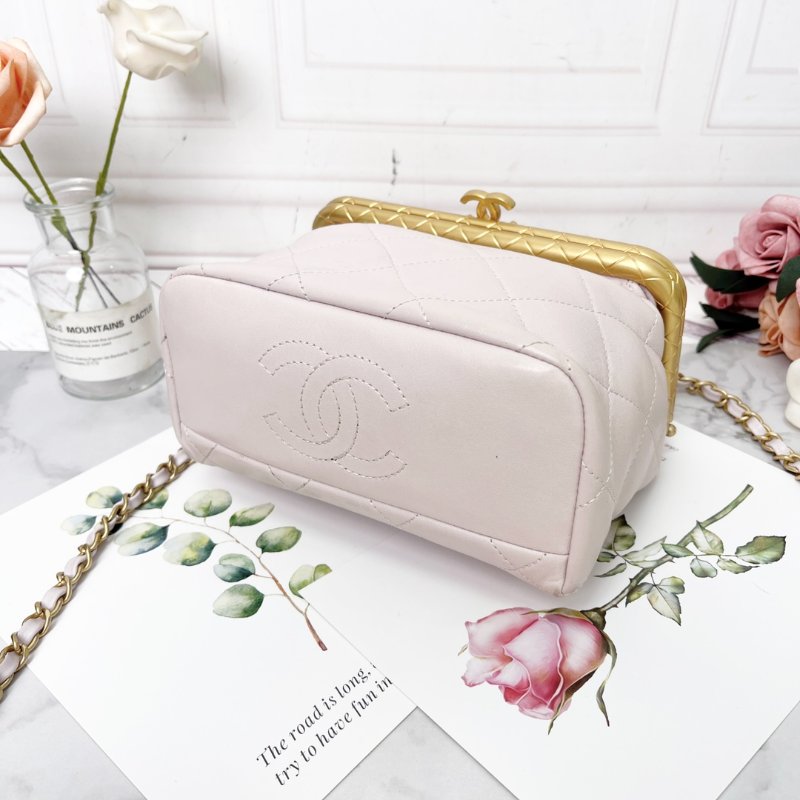 CHANEL 淡粉色軟盒子肩背包 15*8*12CM 98新配件塵袋-3