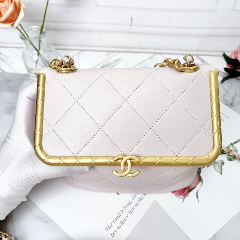 CHANEL 淡粉色軟盒子肩背包 15*8*12CM 98新配件塵袋-4