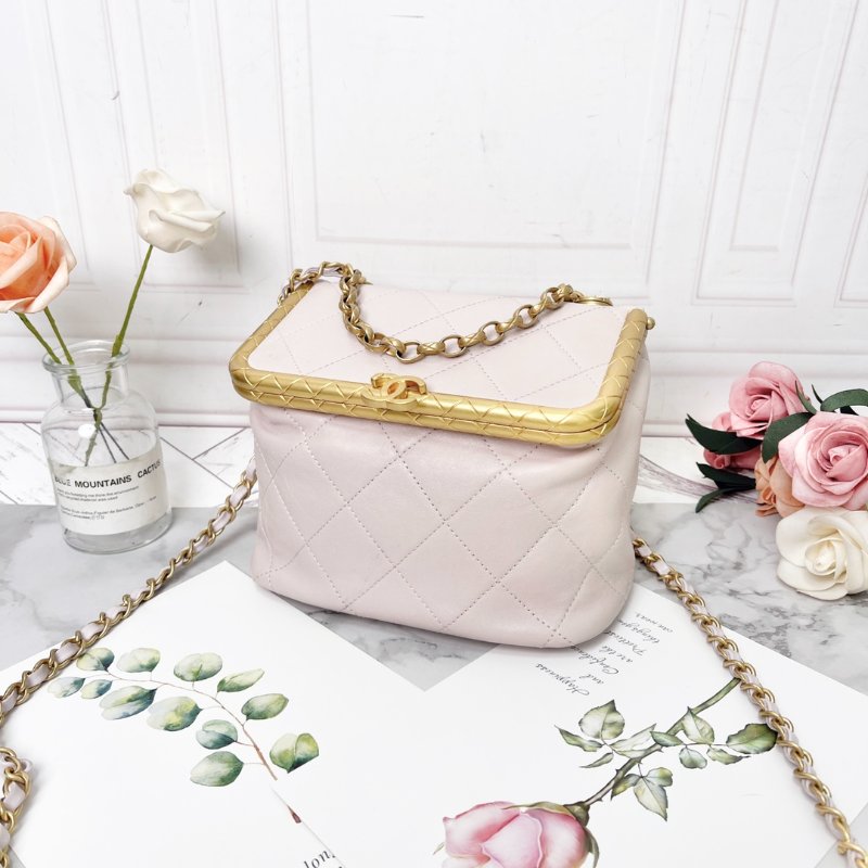 CHANEL 淡粉色軟盒子肩背包 15*8*12CM 98新配件塵袋-7