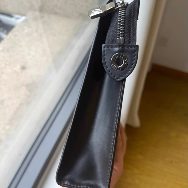 Lv 黑色黑花手拿包-6