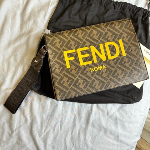全新Fendi 經典款FF Squared手拿包