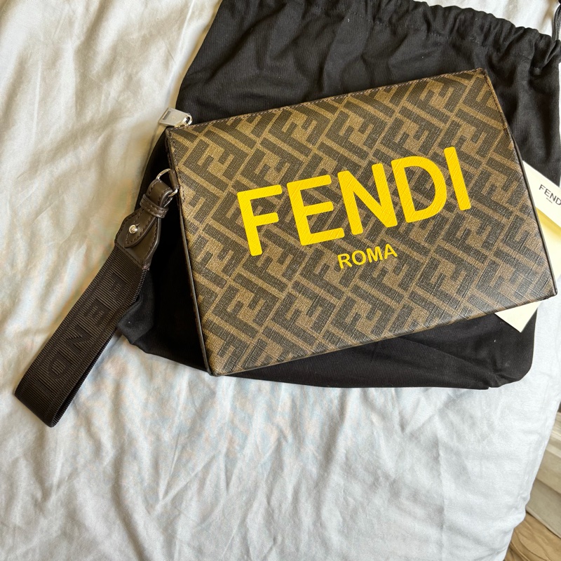 全新Fendi 經典款FF Squared手拿包-0