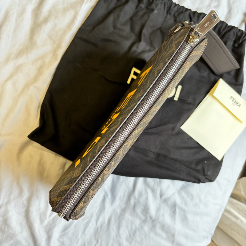 全新Fendi 經典款FF Squared手拿包-4