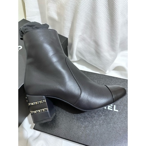 香奈兒Chanel近全新小羊皮低跟鞋38.5/黑色（跟高7cm)