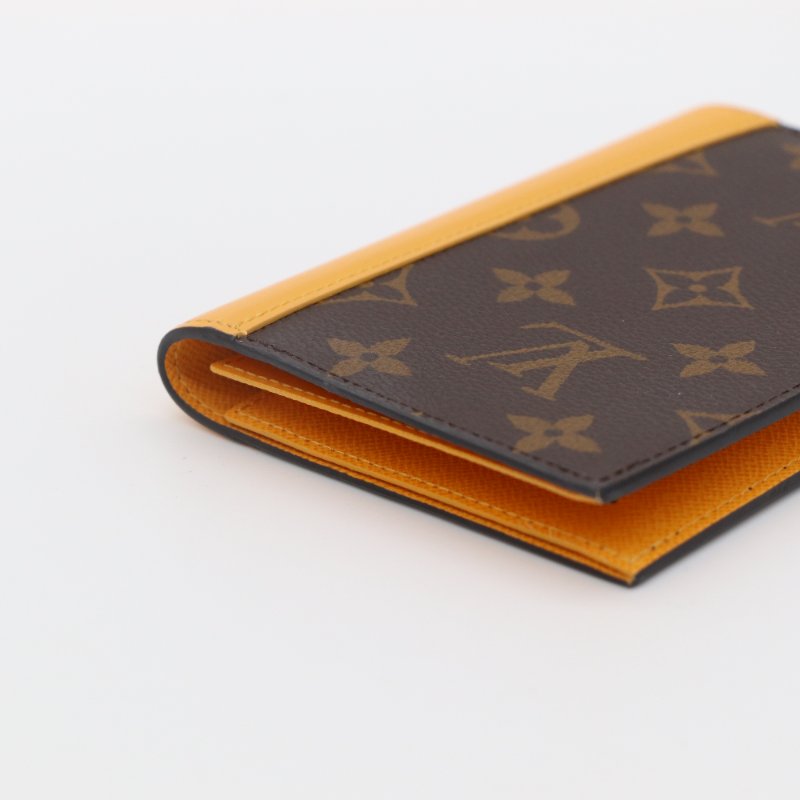 LOUIS VUITTON 路易威登 經典老花 塗層帆布 太陽黃牛皮 護照夾（卡位*5）-3