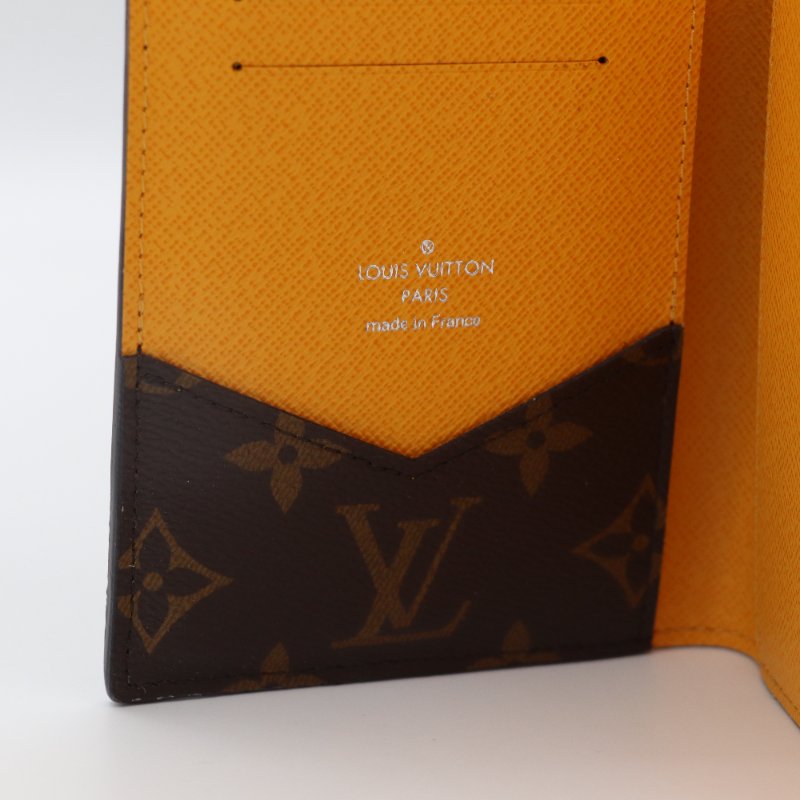 LOUIS VUITTON 路易威登 經典老花 塗層帆布 太陽黃牛皮 護照夾（卡位*5）-6
