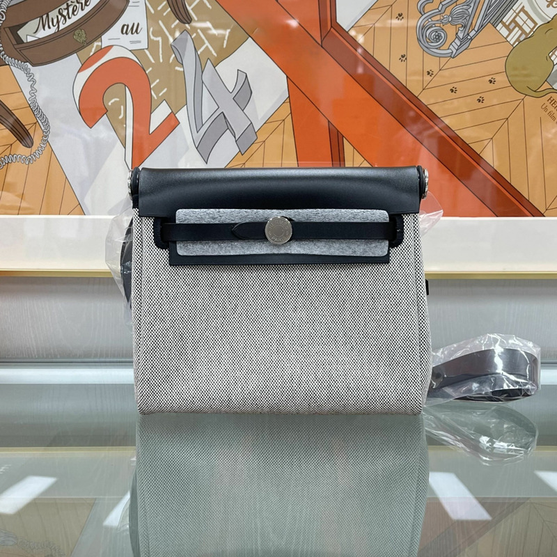 HERMES 迷你 Erbag 20 公尺白色 黑色 銀色印章 H085414-0