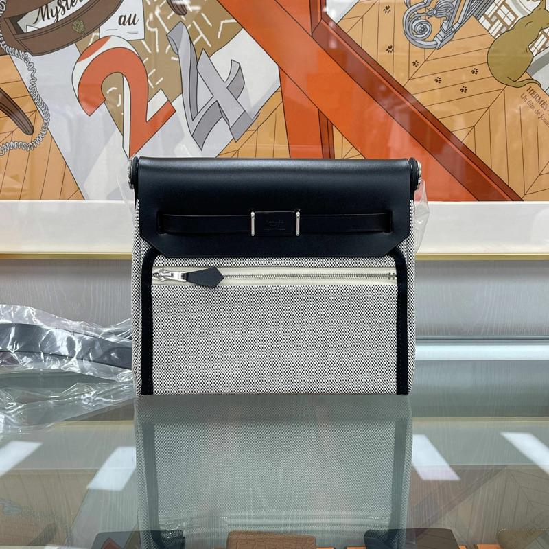 HERMES 迷你 Erbag 20 公尺白色 黑色 銀色印章 H085414-5