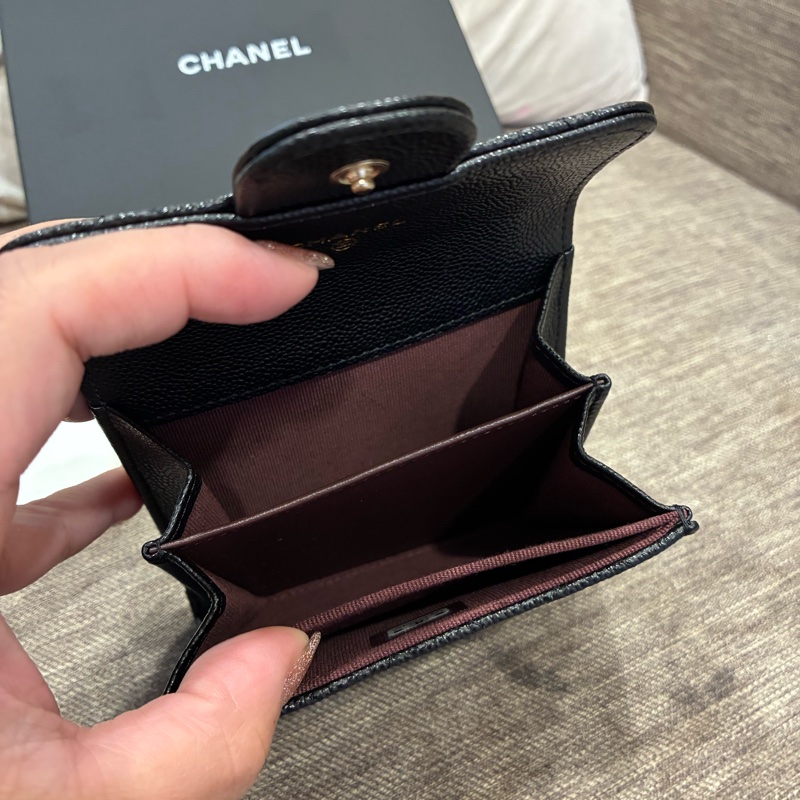 香奈兒Chanel 黑色小皮件 雙層卡包 零錢包 扣式 荔枝皮 膜在 🇹🇼專櫃-3