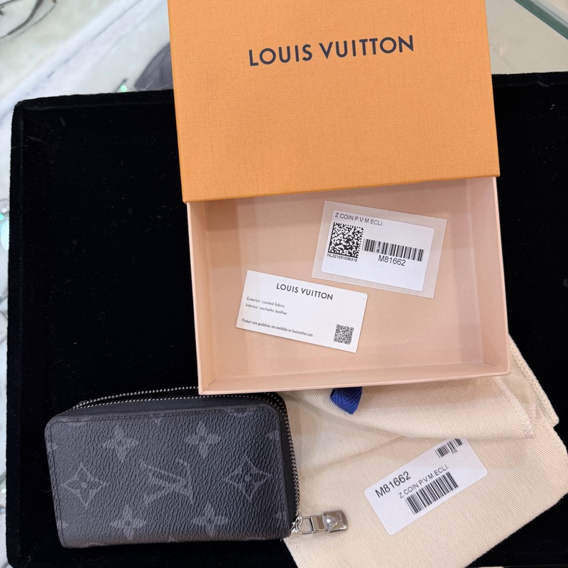 二手九成新LV黑色老花零錢包卡包 ㄇ字錢包LOUIS VUITTON-8