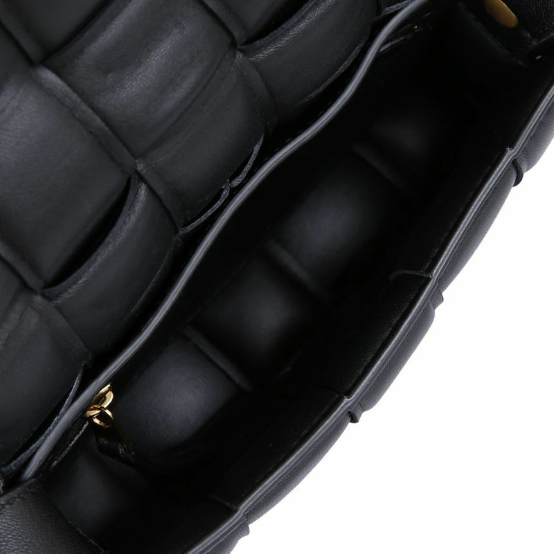 BOTTEGA VENETA 帶襯墊的磁帶單肩包 717506 VCQR1 8425-9