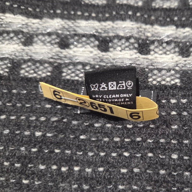 聖誕新年禮物,此價僅一天/ Chanel香奈兒黑灰跳色經典雙C logo喀什米爾羊絨毛帽/ 冷帽/ 保暖帽/ 針織帽，不怕寒流來襲-7