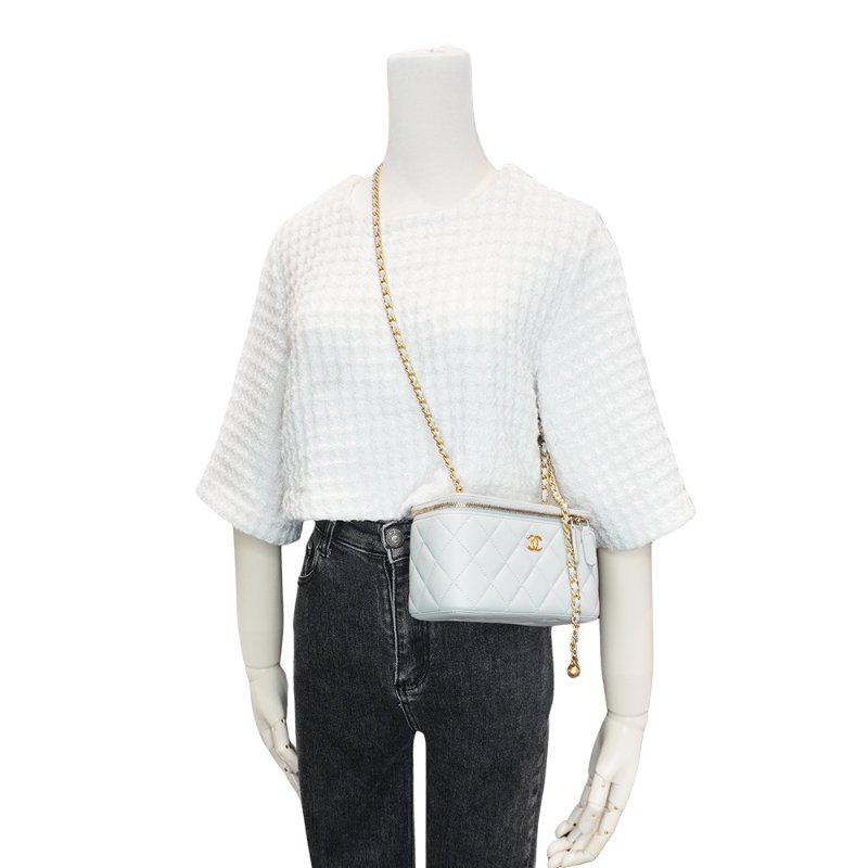 Chanel 展示品 羊皮淡金鍊足球調節釦二用化妝包(AP2303-淺灰)-5