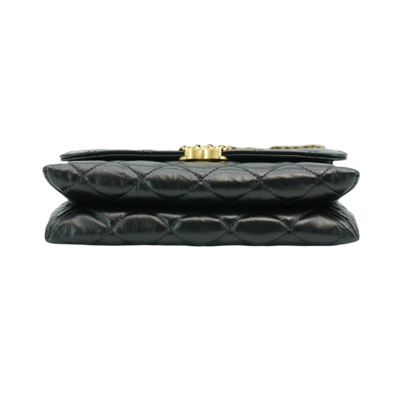 Chanel 19 抓皺牛皮金釦斜背風琴包(AP3572-黑)-3