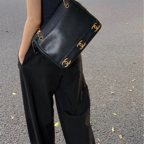 Chanel香奈兒魚子醬金球奶粉包雙面Logo ～金球款