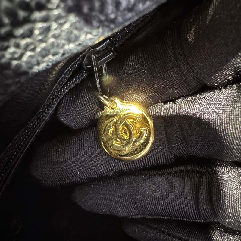 Chanel香奈兒魚子醬金球奶粉包雙面Logo ～金球款-5