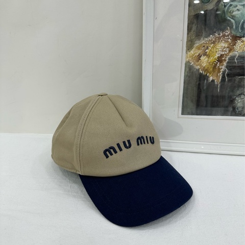 MIU MIU繆繆 正品刺繡標誌 棉 棒球帽 男女同款情侶款 S碼