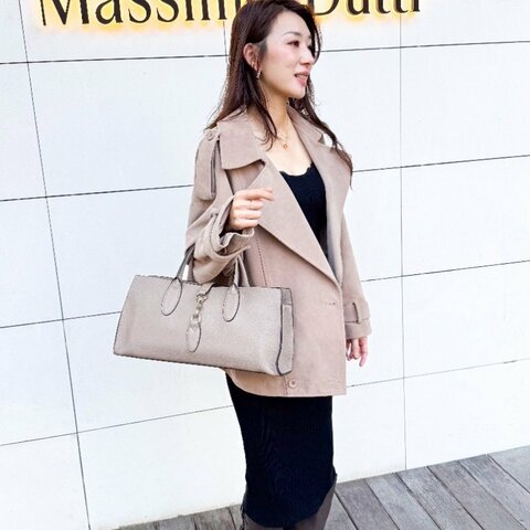 Gucci 展示品 Hook Closure 粒面皮革中號二用肩背包(795282-米)