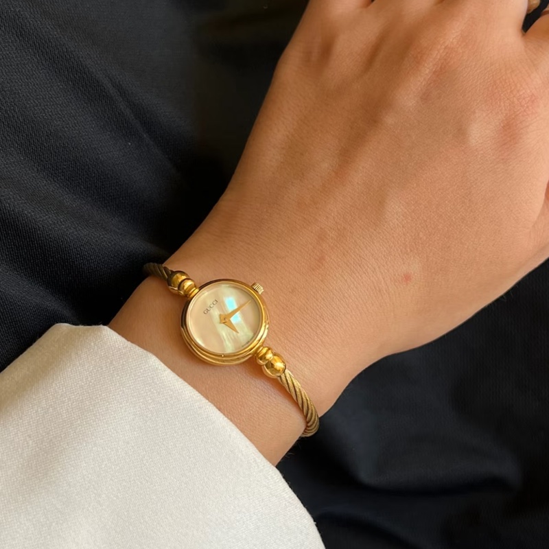 🌷Gucci 白母貝麻花手環金錶 ｜經典花紋✦fufu style 精品✦ 氣質款｜手錶.古董手錶-4