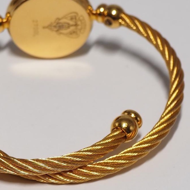 🌷Gucci 白母貝麻花手環金錶 ｜經典花紋✦fufu style 精品✦ 氣質款｜手錶.古董手錶-17