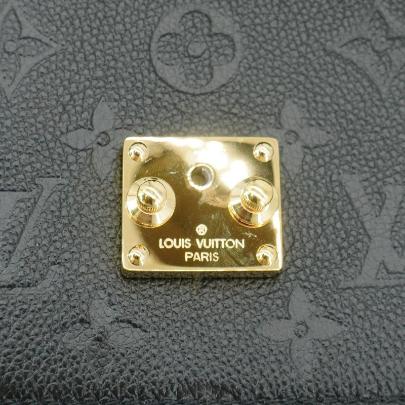Louis Vuitton 展示品 粒面壓花牛皮釦式鏈帶斜背包(M82637-黑)-7