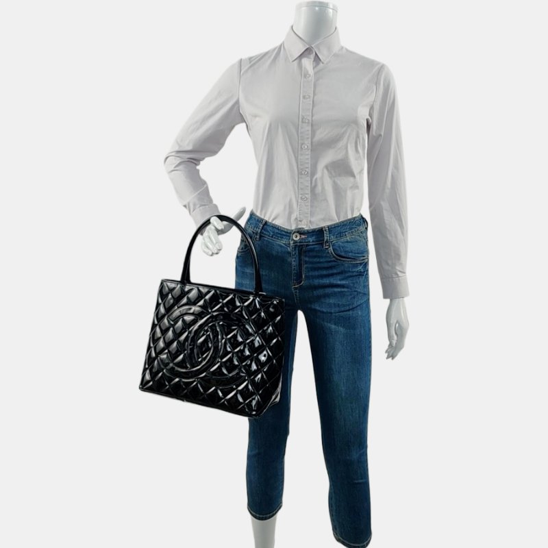 CHANEL MEDALLION黑色漆皮菱格紋希爾頓手提包單肩包 金色五金 中古款-1