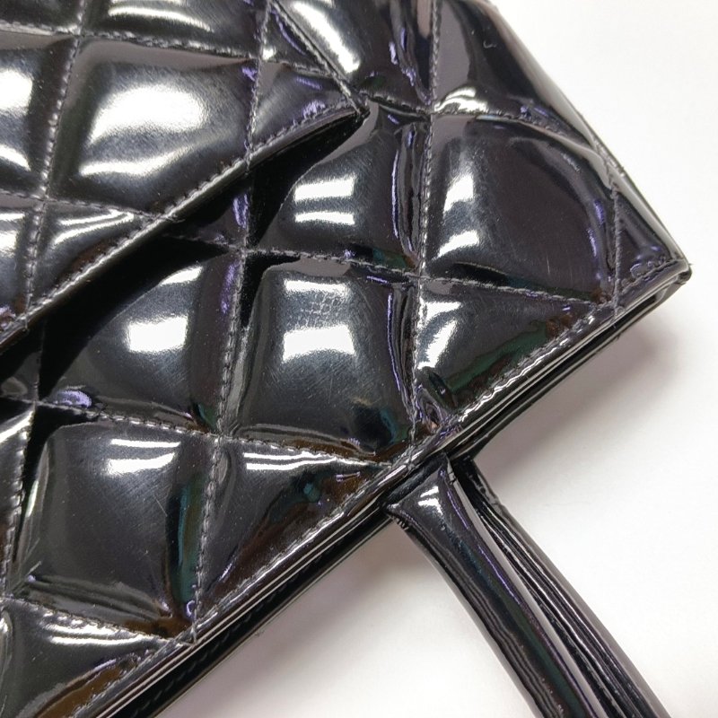 CHANEL MEDALLION黑色漆皮菱格紋希爾頓手提包單肩包 金色五金 中古款-12