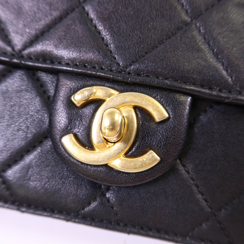 CHANEL 牛皮皮革Shoulder Bag金扣鏈帶肩背袋-10